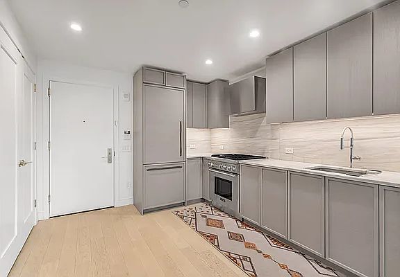 3rd image of 1399 Park Ave APT 8A