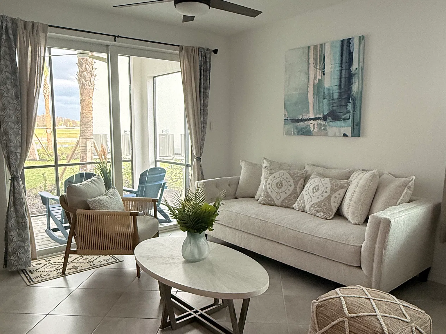 3 bed, 1350 sqft, $2,900 — Photo 2