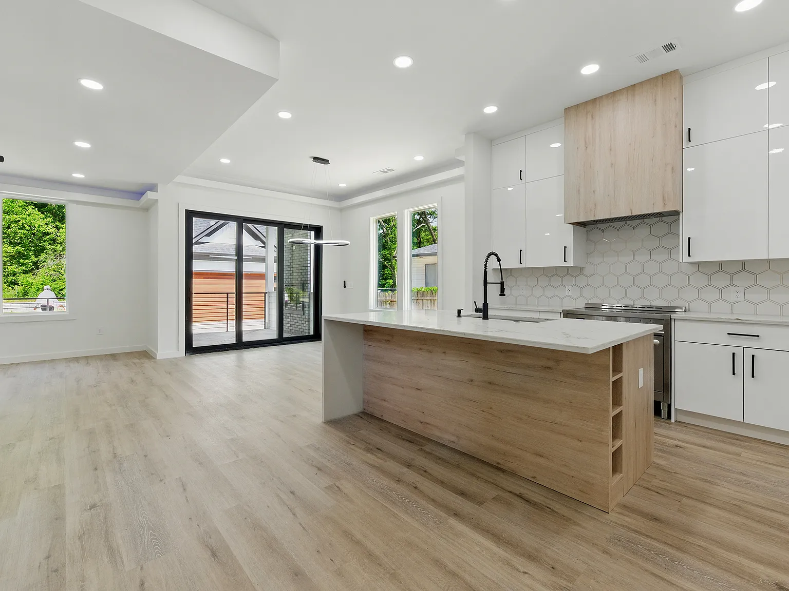 3299 Sims St — Photo 3