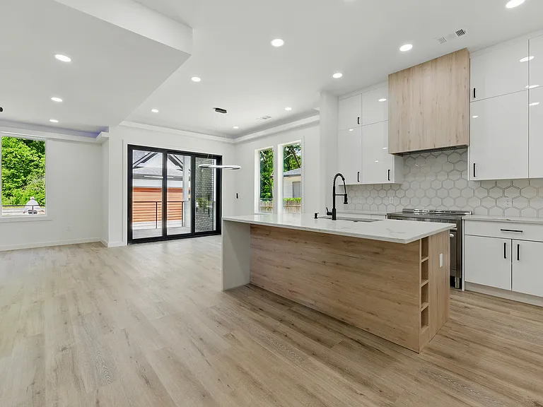 3299 Sims St — Photo 3