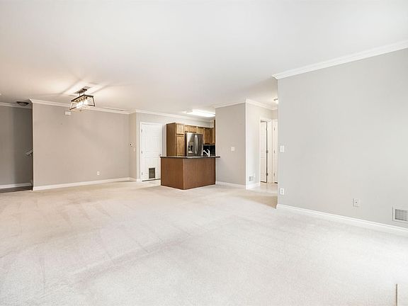 3rd image of 5762 Hampshire Ln Unit 22