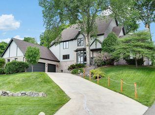 11021 Mount Curve Rd, Eden Prairie, MN 55347