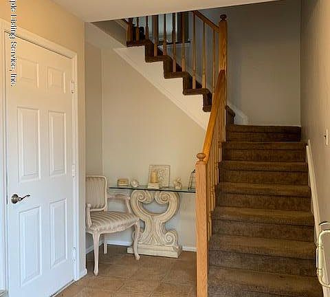 4th image of 43 Red Cedar Ln
