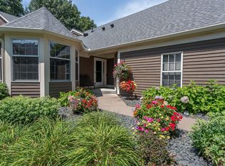 1648 Wexford Ct, Woodbury, MN 55125
