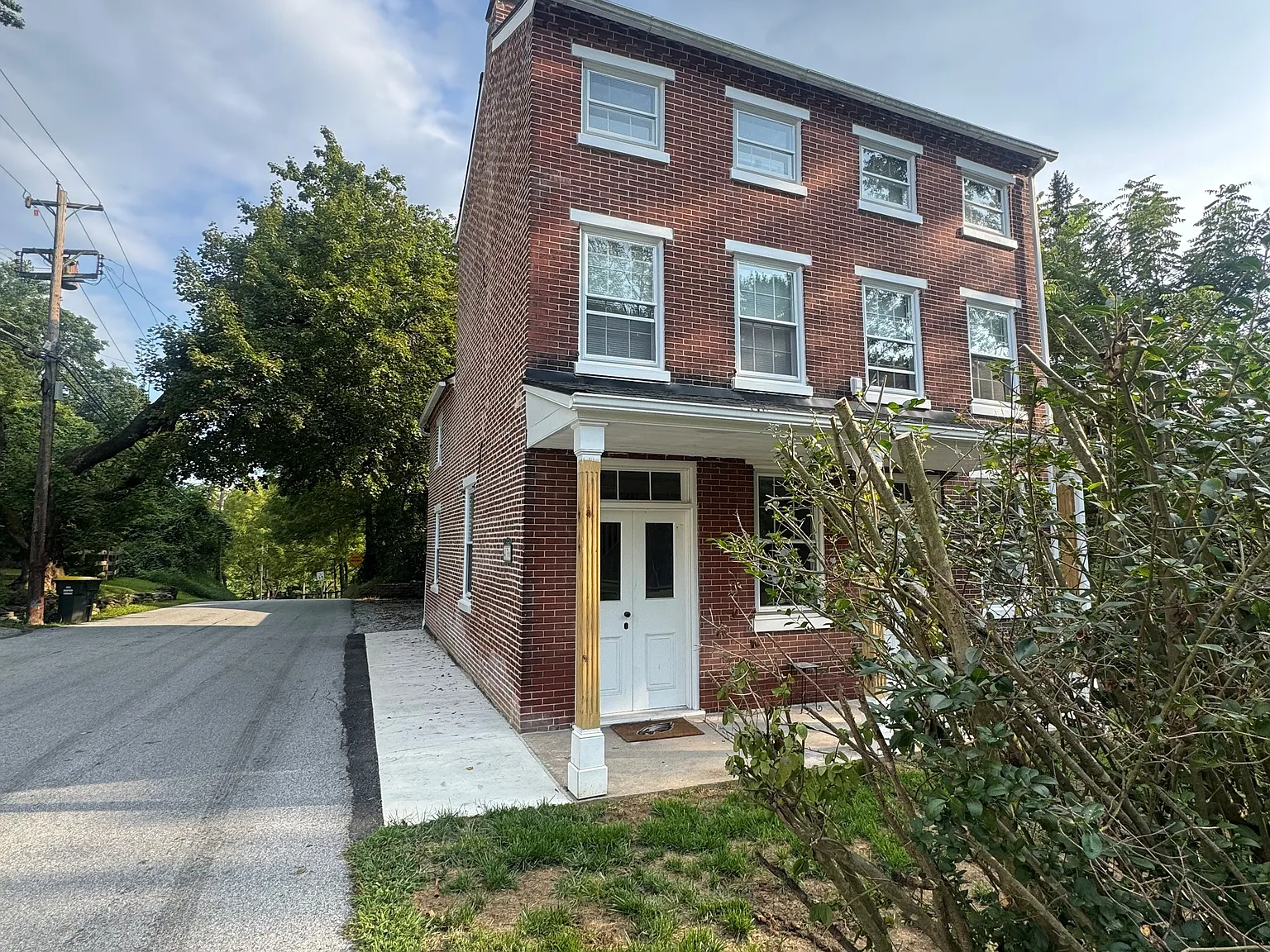 4 bed, 1524 sqft, $3,400 — Photo 2