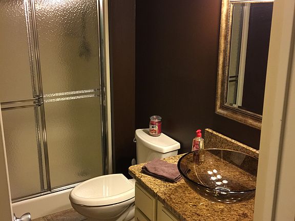 4th image of 479 Lynden Dr