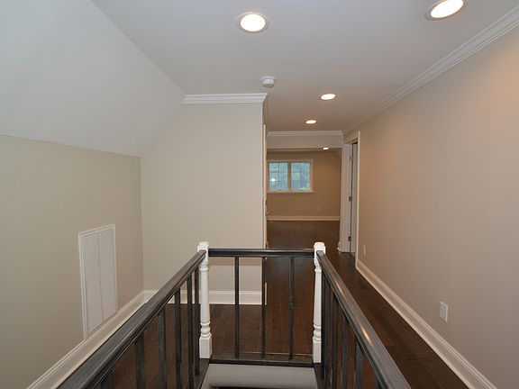 2nd image of 48 Vista Way