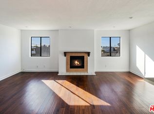 1216 S Saltair Ave APT 302, Los Angeles, CA 90025