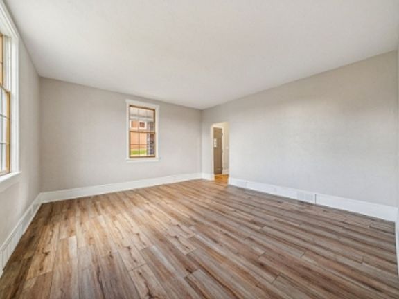 4th image of 26 Blaine Ave