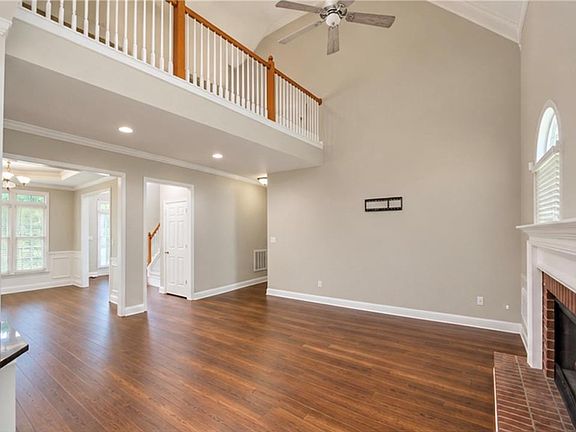 3rd image of 3229 Creek Trce E