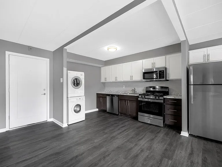 The Revere Apartments — Photo 22