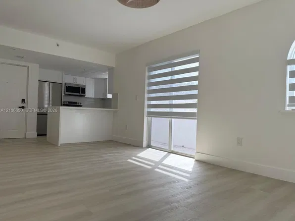 3052 SW 27th Ave APT 302, Miami, FL 33133
