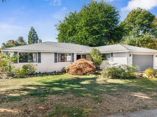 2951 Barclay Rd, Medford, OR 97504