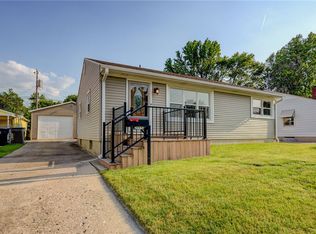 113 Graceland Ct, Decatur, IL 62526