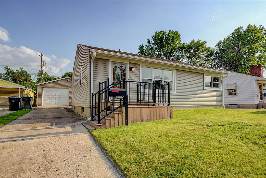 113 Graceland Ct photo 1