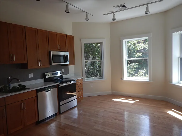 367 Harvard St #4 — Photo 35