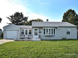 62 S Clifton Ave, Elgin, IL 60123