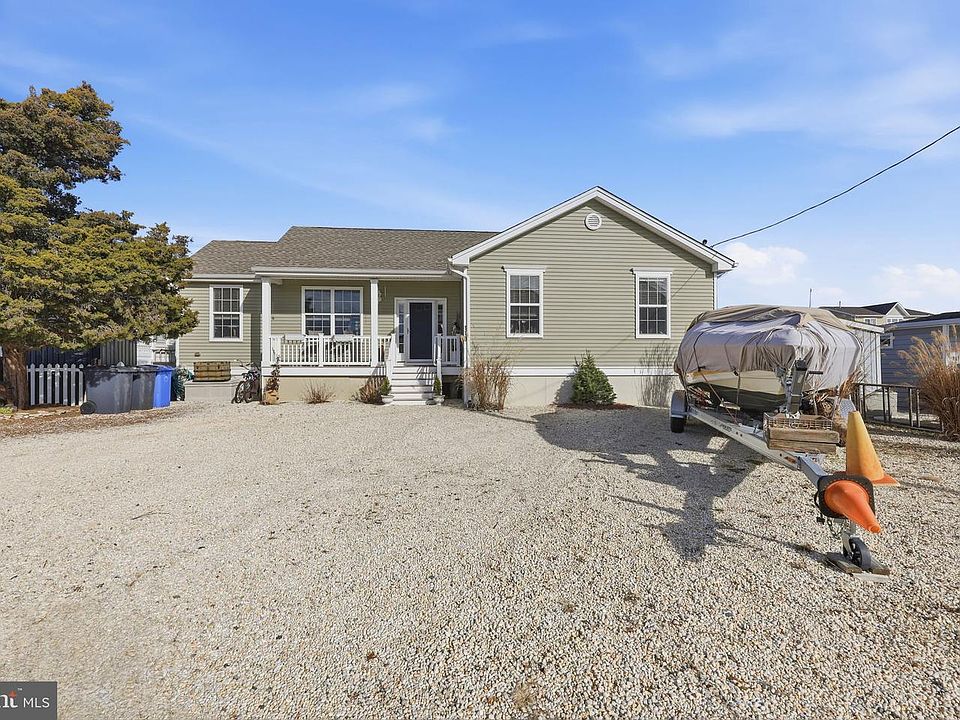 1st image of 113 Harry Dr