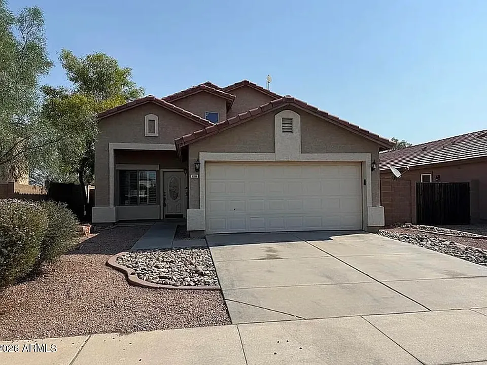 1338 E 10th Pl