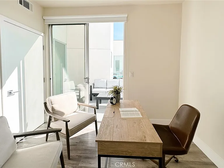 1101 S Harvard Blvd #506 — Photo 24