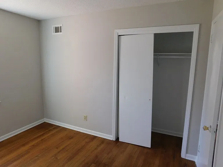 8550 Darlington Cv — Photo 28
