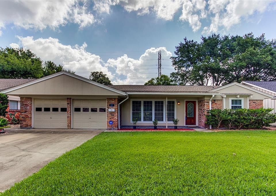 1st image of 11017 Greenwillow Dr