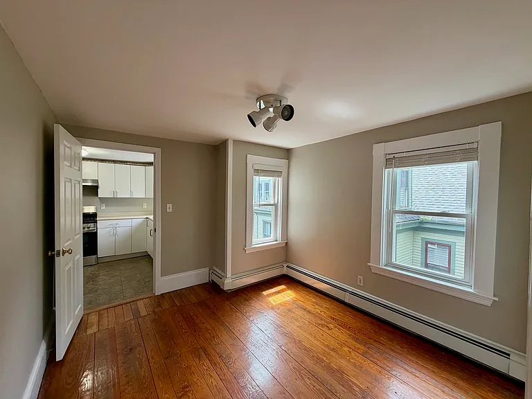 30 Francesca Ave — Photo 4