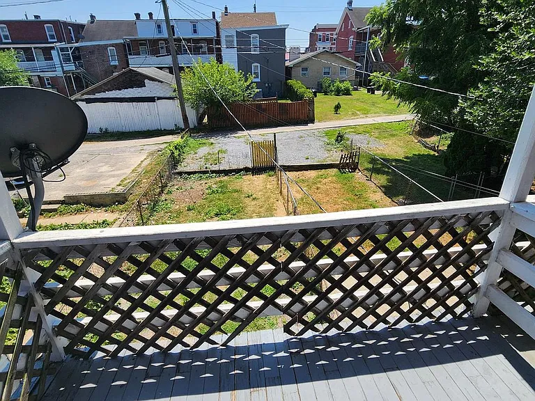 625 George St — Photo 25