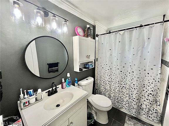 5th image of 114 Grandview Ave