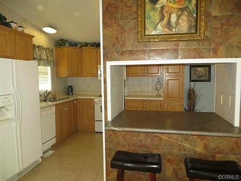 Bar Seating with Pass-thru to Kitchen
