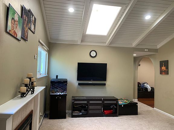 4th image of 6292 Sponson Ln