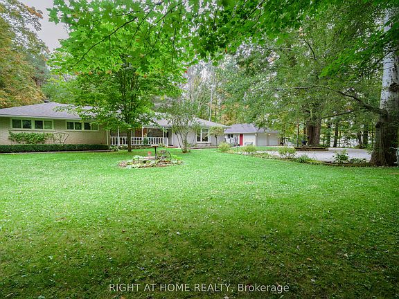 2nd image of 1602 County Road 92 Rd