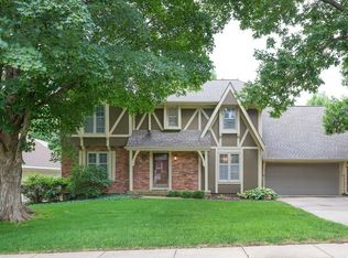 10400 Oakmont St, Overland Park, KS 66215