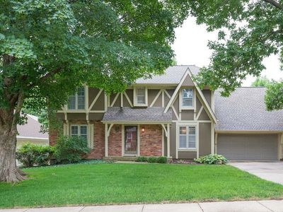 10400 Oakmont St, Overland Park, KS, 66215