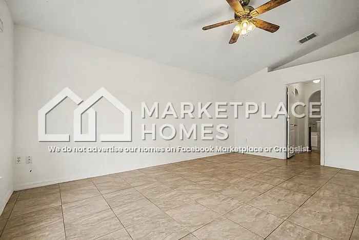 830 Painesville St SE — Photo 14
