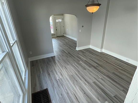 3rd image of 916 W Greene St