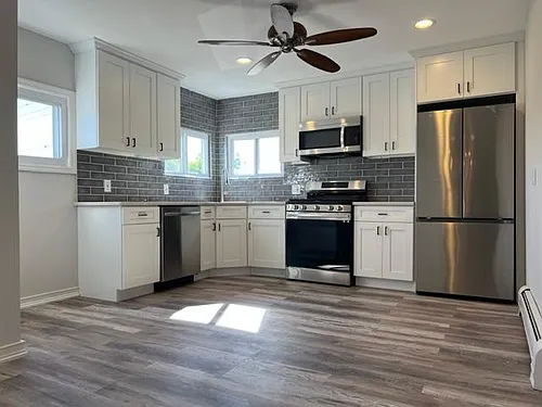 200 S Main St #4 Photo 1