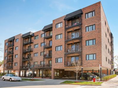 1601 N 76th Ct APT 206, Elmwood Park, IL, 60707