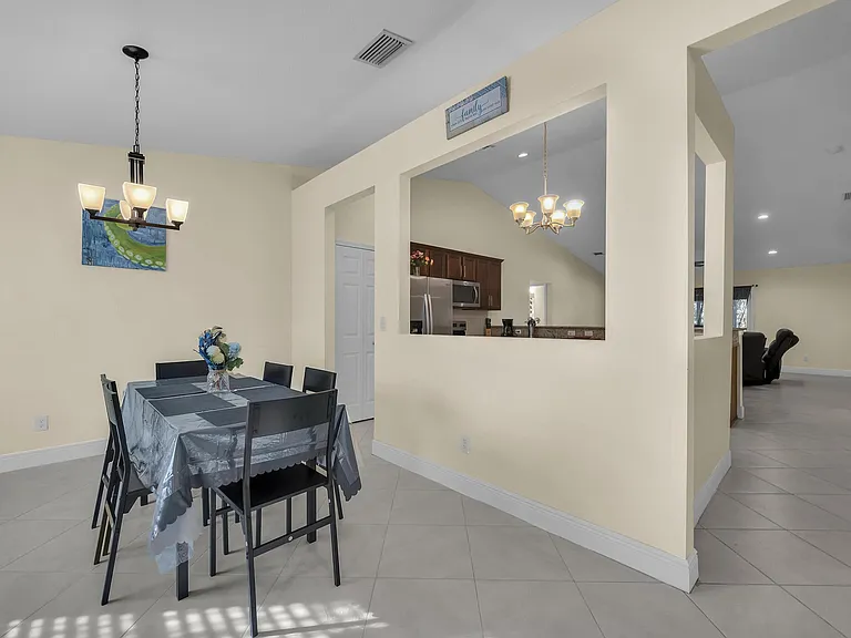 1037 SW Payne Ave — Photo 23