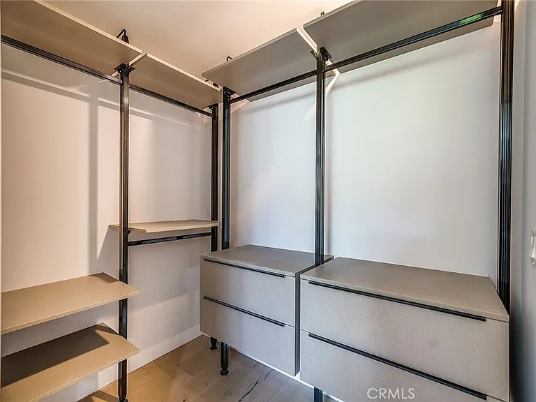 1148 N Detroit St #1B — Photo 17