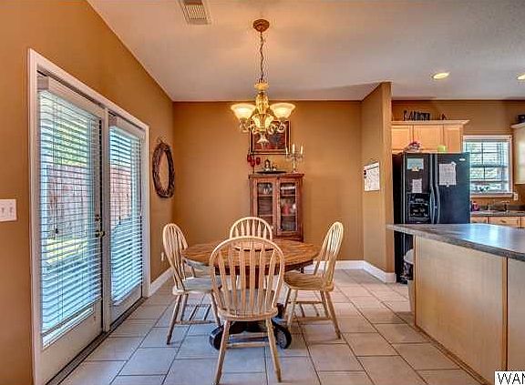 2nd image of 2907 Meadowlake Ave