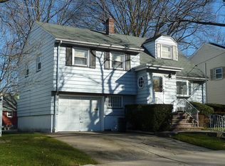 693 Elite Ct, Ridgefield, NJ 07657