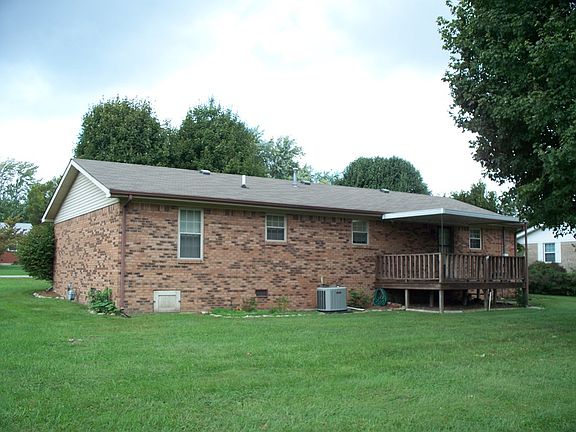 2nd image of 1006 Rainbow Dr