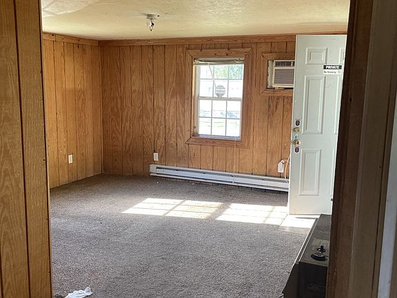 2nd image of 216 Strawberry St