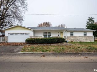 620 N 13th St, Herrin, IL 62948