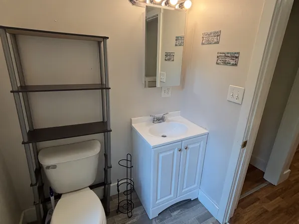 36 Park St, Dexter, ME 04930