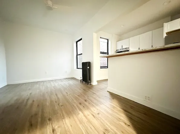 473 Saint John's Place image 3 of 6