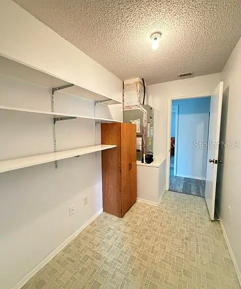 335 San Marino Dr — Photo 30