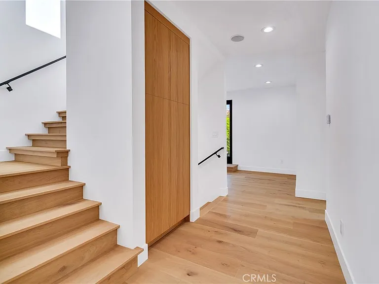 13838 Milbank St — Photo 35