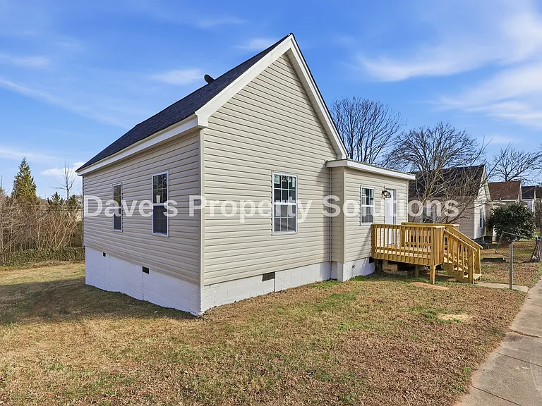 408 Seaman St — Photo 23
